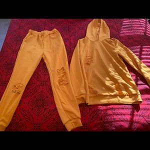 2 piece comfy jogger set, brand new, never woren